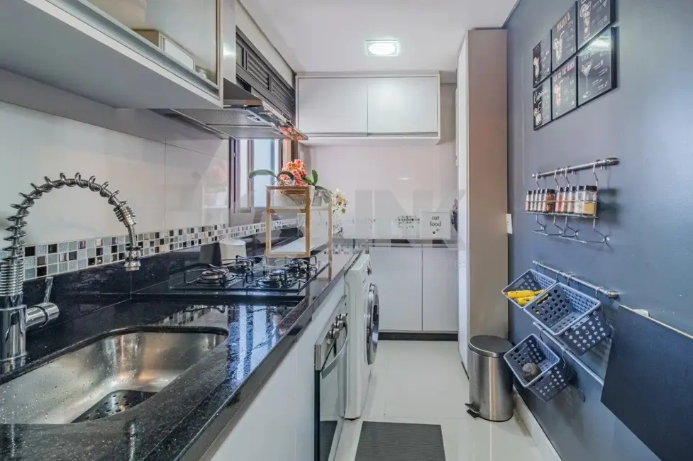 Apartamento com 2 quartos à venda, 67m2 em Passo da Areia, Porto Alegre - RS - imagem 7 Foto 7 de Apartamento com 2 quartos à venda, 67m2 em Passo da Areia, Porto Alegre - RS