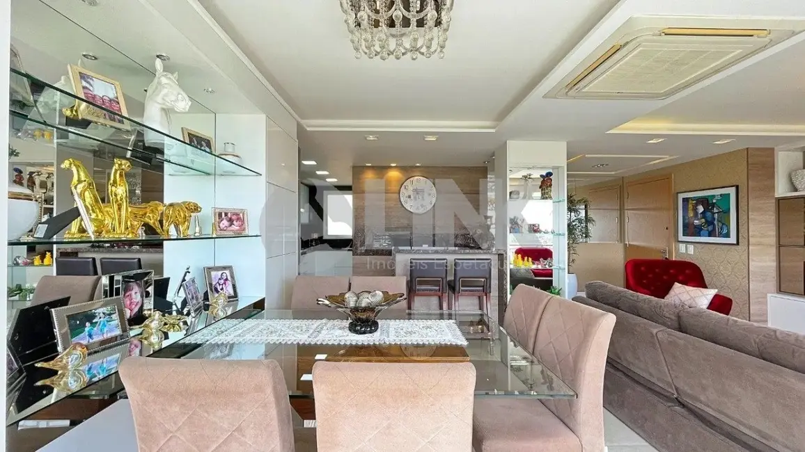Apartamento com 3 quartos à venda, 106m2 em Passo da Areia, Porto Alegre - RS - imagem 6 Foto 6 de Apartamento com 3 quartos à venda, 106m2 em Passo da Areia, Porto Alegre - RS