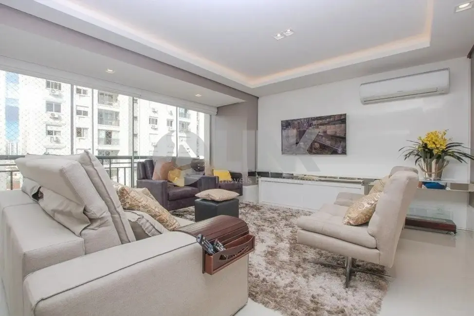 Foto 3 de Apartamento com 3 quartos à venda, 106m2 em Passo da Areia, Porto Alegre - RS