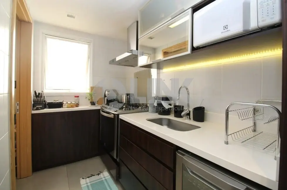 Apartamento com 3 quartos à venda, 106m2 em Passo da Areia, Porto Alegre - RS - imagem 6 Foto 6 de Apartamento com 3 quartos à venda, 106m2 em Passo da Areia, Porto Alegre - RS