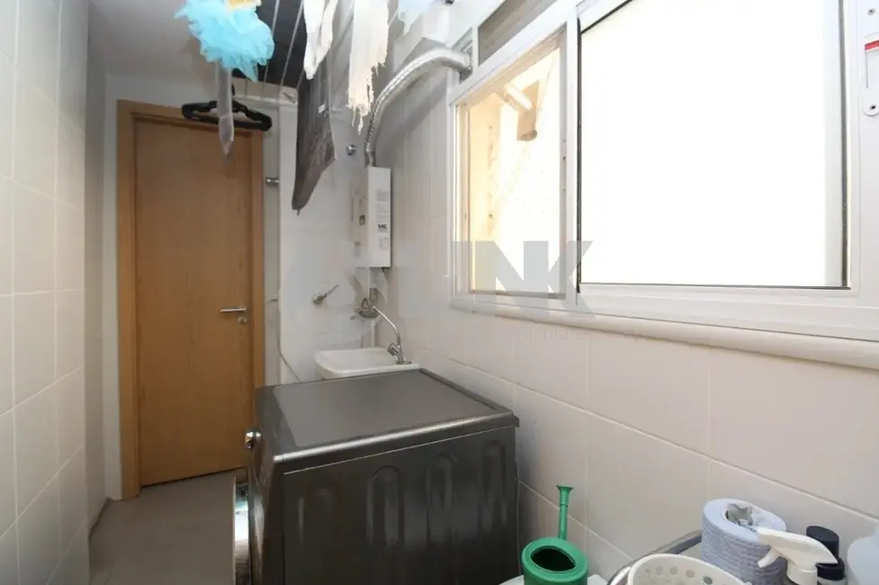 Apartamento com 3 quartos à venda, 106m2 em Passo da Areia, Porto Alegre - RS - imagem 8 Foto 8 de Apartamento com 3 quartos à venda, 106m2 em Passo da Areia, Porto Alegre - RS