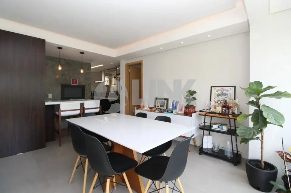 Apartamento com 3 quartos à venda, 106m2 em Passo da Areia, Porto Alegre - RS - imagem 3 Foto 3 de Apartamento com 3 quartos à venda, 106m2 em Passo da Areia, Porto Alegre - RS