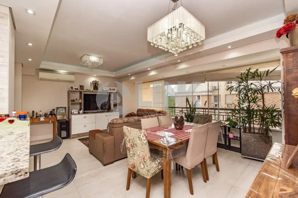 Apartamento com 3 quartos à venda, 106m2 em Passo da Areia, Porto Alegre - RS - imagem 6 Foto 6 de Apartamento com 3 quartos à venda, 106m2 em Passo da Areia, Porto Alegre - RS