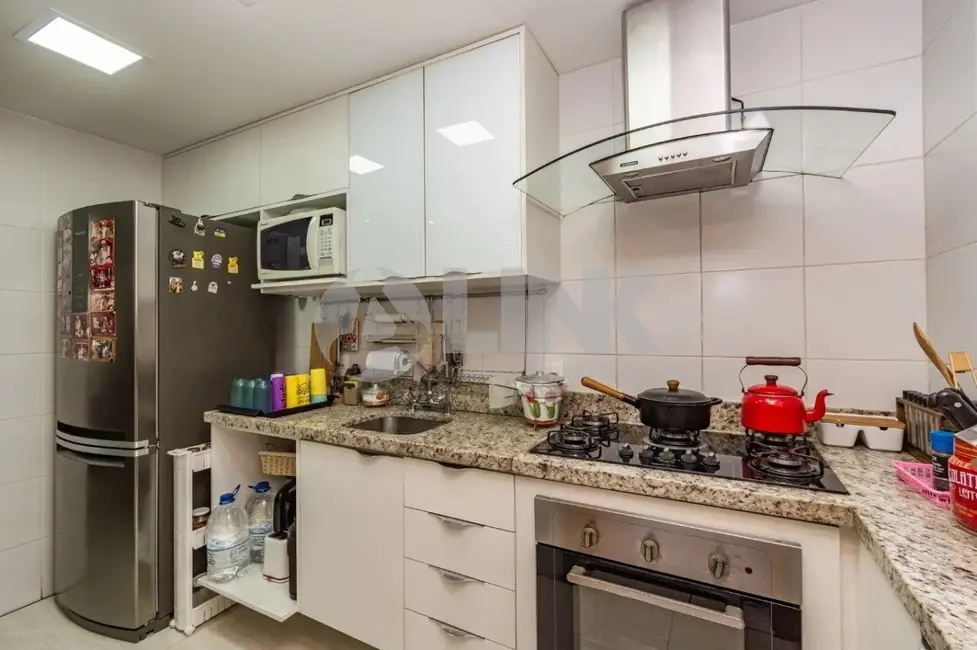 Apartamento com 3 quartos à venda, 106m2 em Passo da Areia, Porto Alegre - RS - imagem 9 Foto 9 de Apartamento com 3 quartos à venda, 106m2 em Passo da Areia, Porto Alegre - RS