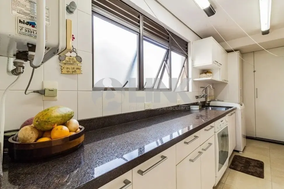 Apartamento com 4 quartos à venda, 229m2 em Bela Vista, Porto Alegre - RS - imagem 7 Foto 7 de Apartamento com 4 quartos à venda, 229m2 em Bela Vista, Porto Alegre - RS