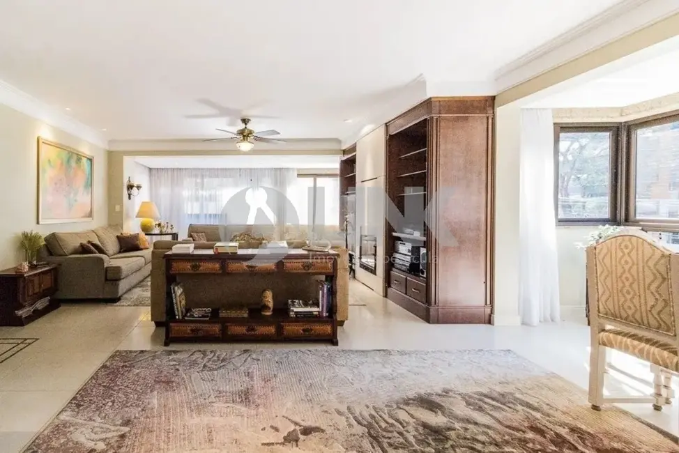 Apartamento com 4 quartos à venda, 229m2 em Bela Vista, Porto Alegre - RS - imagem 3 Foto 3 de Apartamento com 4 quartos à venda, 229m2 em Bela Vista, Porto Alegre - RS