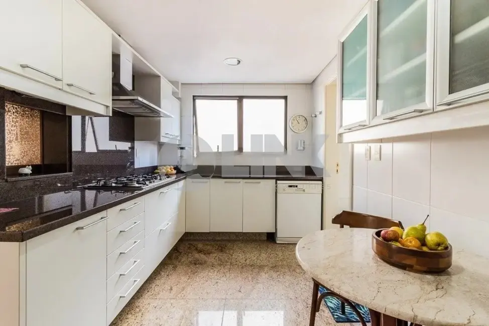 Apartamento com 4 quartos à venda, 229m2 em Bela Vista, Porto Alegre - RS - imagem 6 Foto 6 de Apartamento com 4 quartos à venda, 229m2 em Bela Vista, Porto Alegre - RS