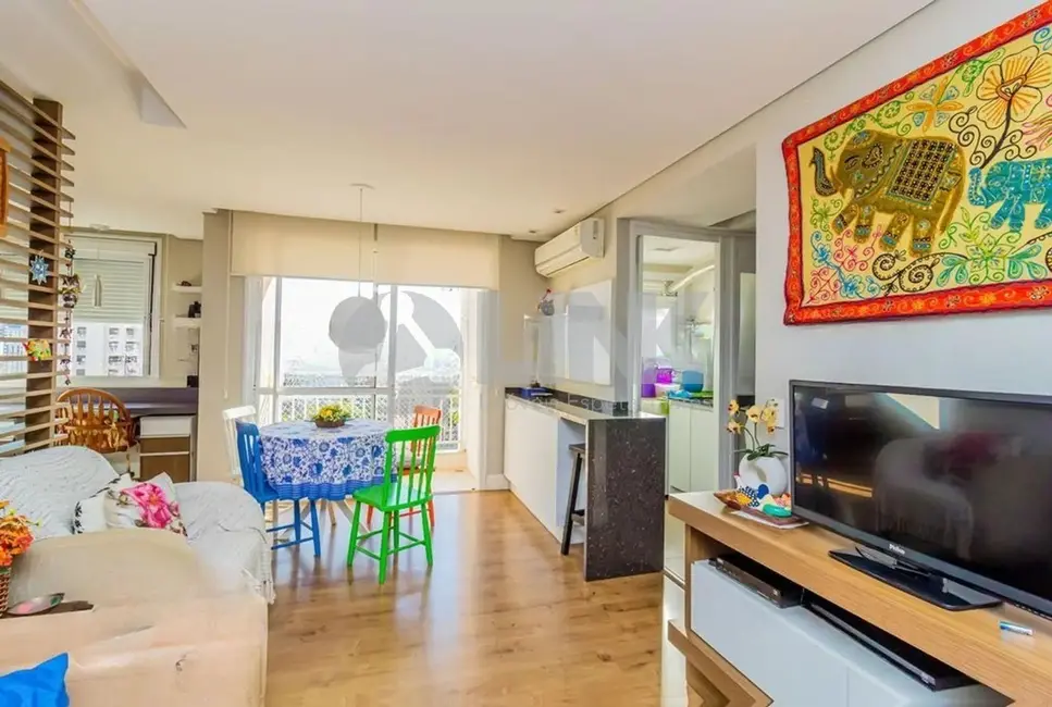 Apartamento com 3 quartos à venda, 75m2 em Passo da Areia, Porto Alegre - RS - imagem 1 Foto 1 de Apartamento com 3 quartos à venda, 75m2 em Passo da Areia, Porto Alegre - RS