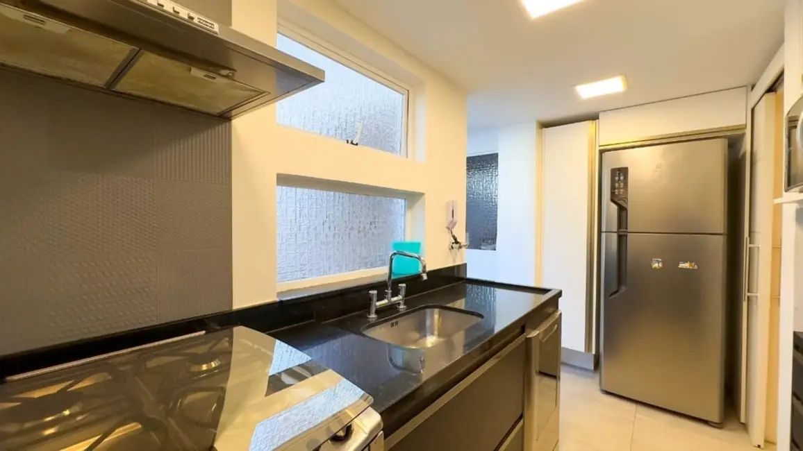 Foto 2 de Apartamento com 3 quartos à venda, 178m2 em Santa Cecília, Porto Alegre - RS