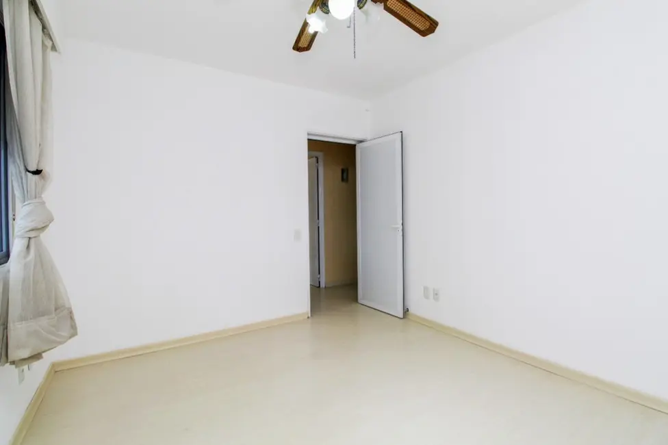 Foto 7 de Apartamento com 3 quartos à venda, 107m2 em São Geraldo, Porto Alegre - RS