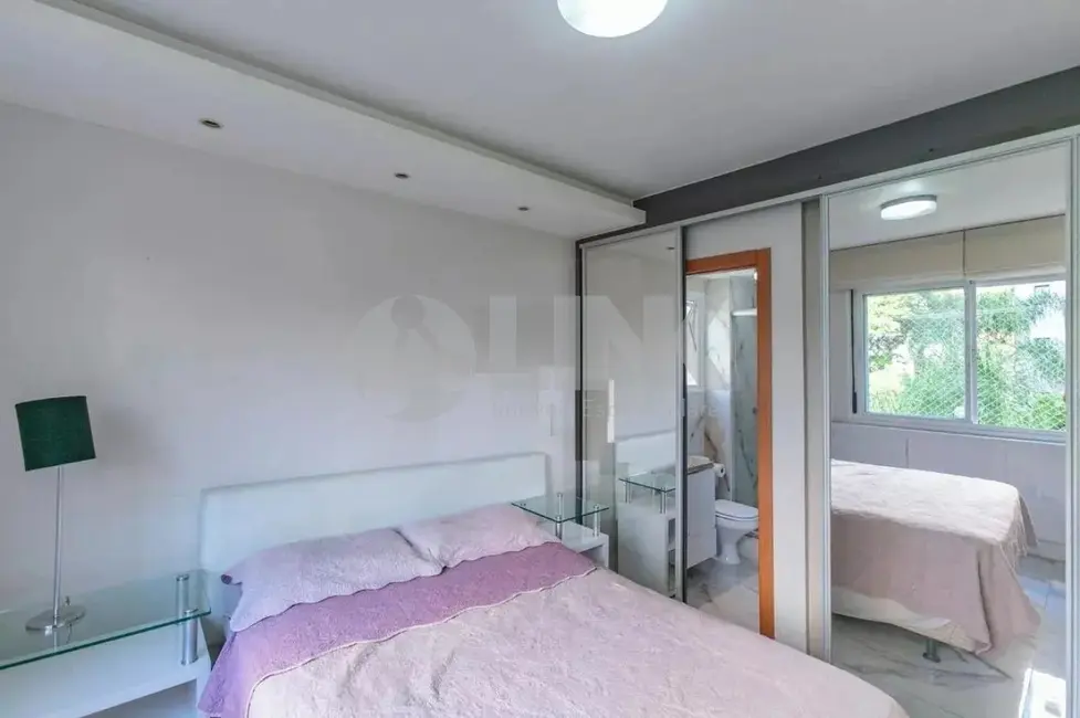 Foto 8 de Apartamento com 2 quartos à venda, 64m2 em Passo da Areia, Porto Alegre - RS