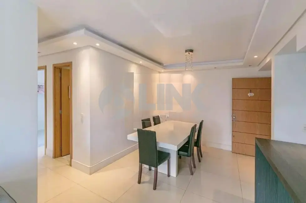 Foto 3 de Apartamento com 2 quartos à venda, 64m2 em Passo da Areia, Porto Alegre - RS