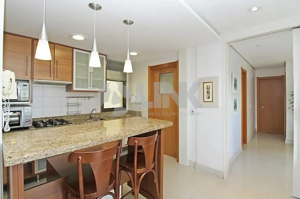 Foto 5 de Apartamento com 3 quartos à venda, 87m2 em Passo da Areia, Porto Alegre - RS