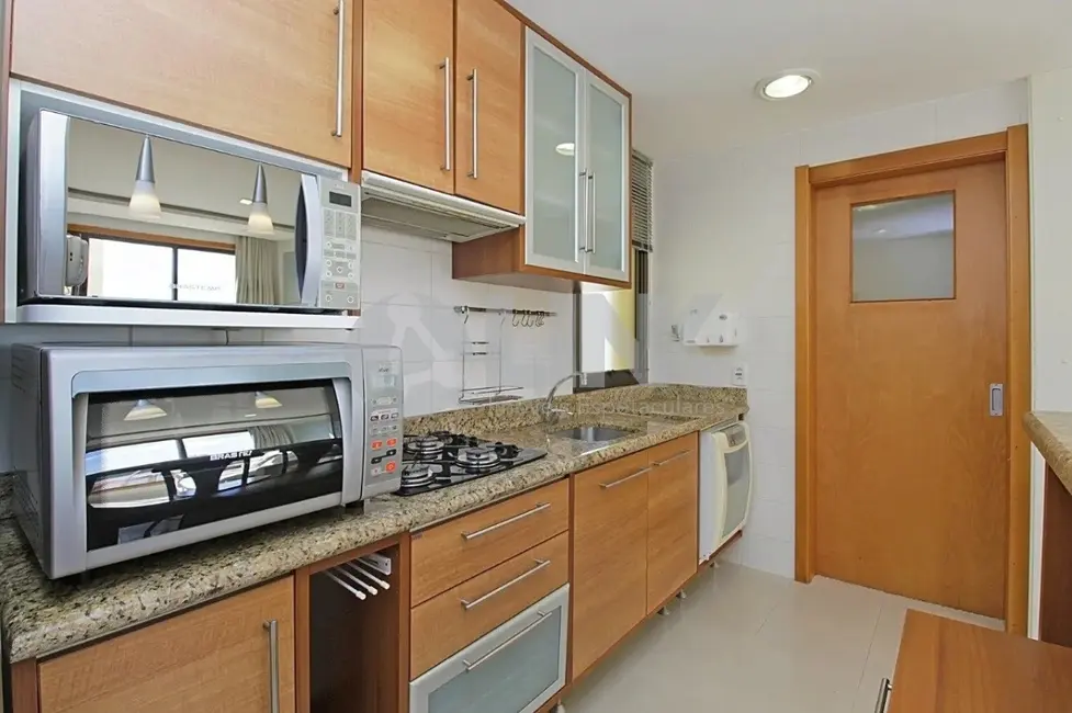 Foto 7 de Apartamento com 3 quartos à venda, 87m2 em Passo da Areia, Porto Alegre - RS