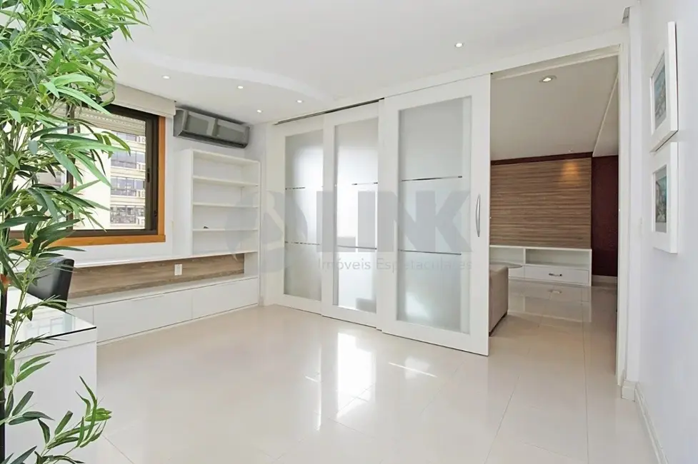 Foto 9 de Apartamento com 3 quartos à venda, 87m2 em Passo da Areia, Porto Alegre - RS