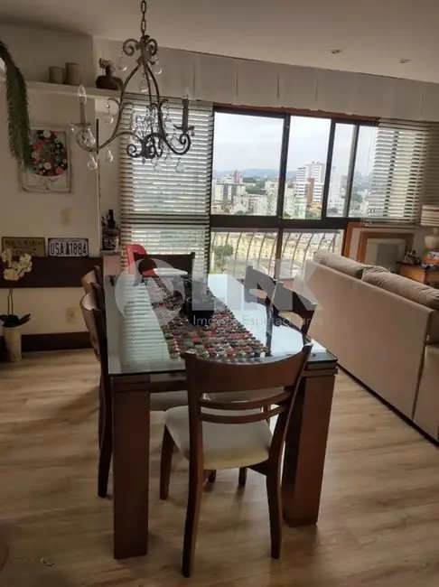 Apartamento com 3 quartos à venda, 87m2 em Passo da Areia, Porto Alegre - RS - imagem 8 Foto 8 de Apartamento com 3 quartos à venda, 87m2 em Passo da Areia, Porto Alegre - RS