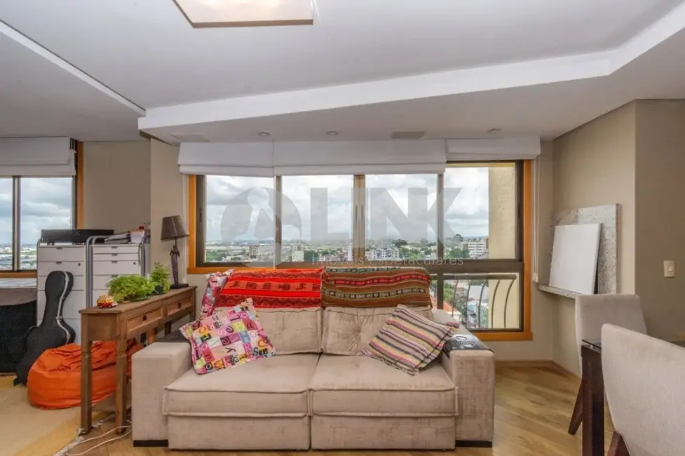 Apartamento com 3 quartos à venda, 87m2 em Passo da Areia, Porto Alegre - RS - imagem 5 Foto 5 de Apartamento com 3 quartos à venda, 87m2 em Passo da Areia, Porto Alegre - RS
