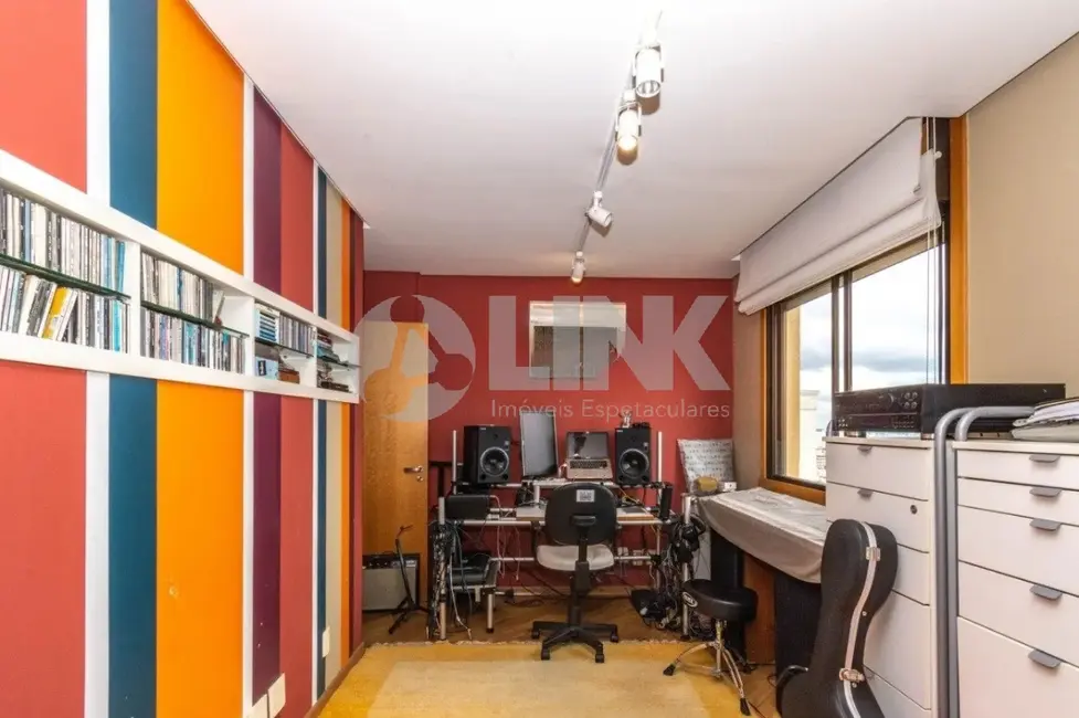 Apartamento com 3 quartos à venda, 87m2 em Passo da Areia, Porto Alegre - RS - imagem 4 Foto 4 de Apartamento com 3 quartos à venda, 87m2 em Passo da Areia, Porto Alegre - RS