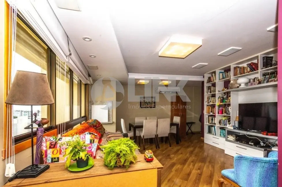 Apartamento com 3 quartos à venda, 87m2 em Passo da Areia, Porto Alegre - RS - imagem 7 Foto 7 de Apartamento com 3 quartos à venda, 87m2 em Passo da Areia, Porto Alegre - RS