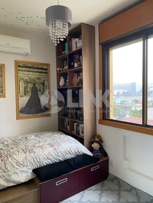 Apartamento com 3 quartos à venda, 87m2 em Passo da Areia, Porto Alegre - RS - imagem 9 Foto 9 de Apartamento com 3 quartos à venda, 87m2 em Passo da Areia, Porto Alegre - RS