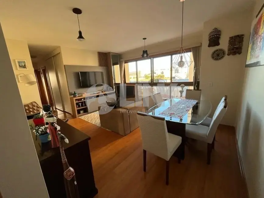 Apartamento com 3 quartos à venda, 87m2 em Passo da Areia, Porto Alegre - RS - imagem 1 Foto 1 de Apartamento com 3 quartos à venda, 87m2 em Passo da Areia, Porto Alegre - RS