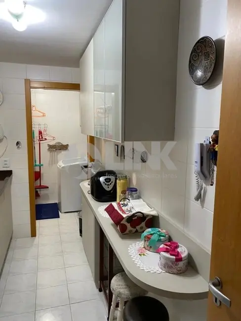 Apartamento com 3 quartos à venda, 87m2 em Passo da Areia, Porto Alegre - RS - imagem 5 Foto 5 de Apartamento com 3 quartos à venda, 87m2 em Passo da Areia, Porto Alegre - RS