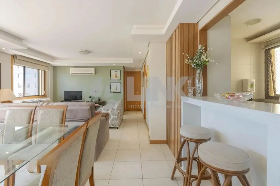 Foto 8 de Apartamento com 3 quartos à venda, 87m2 em Passo da Areia, Porto Alegre - RS