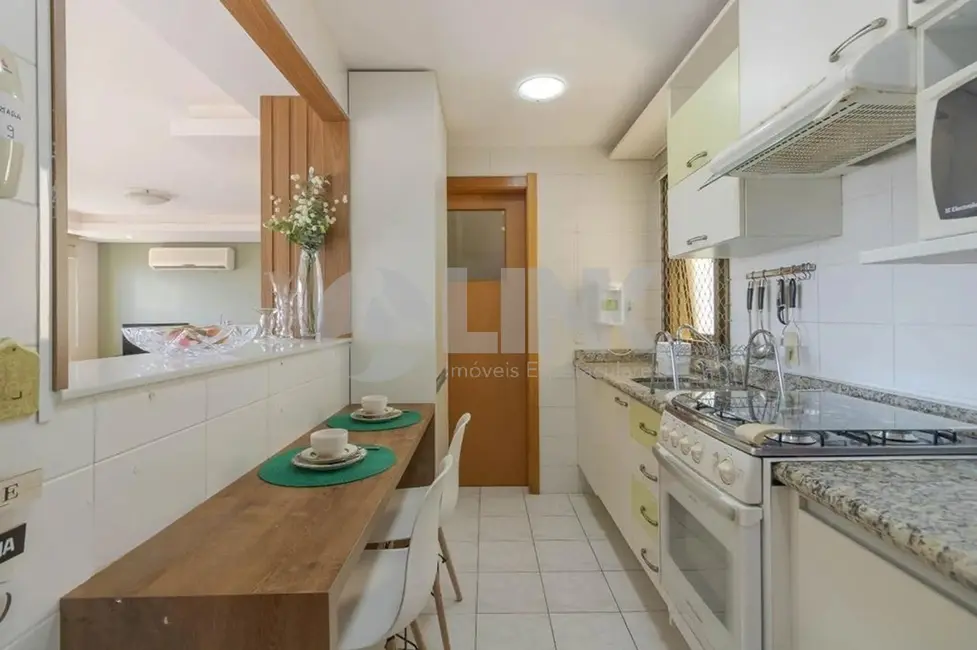 Foto 9 de Apartamento com 3 quartos à venda, 87m2 em Passo da Areia, Porto Alegre - RS