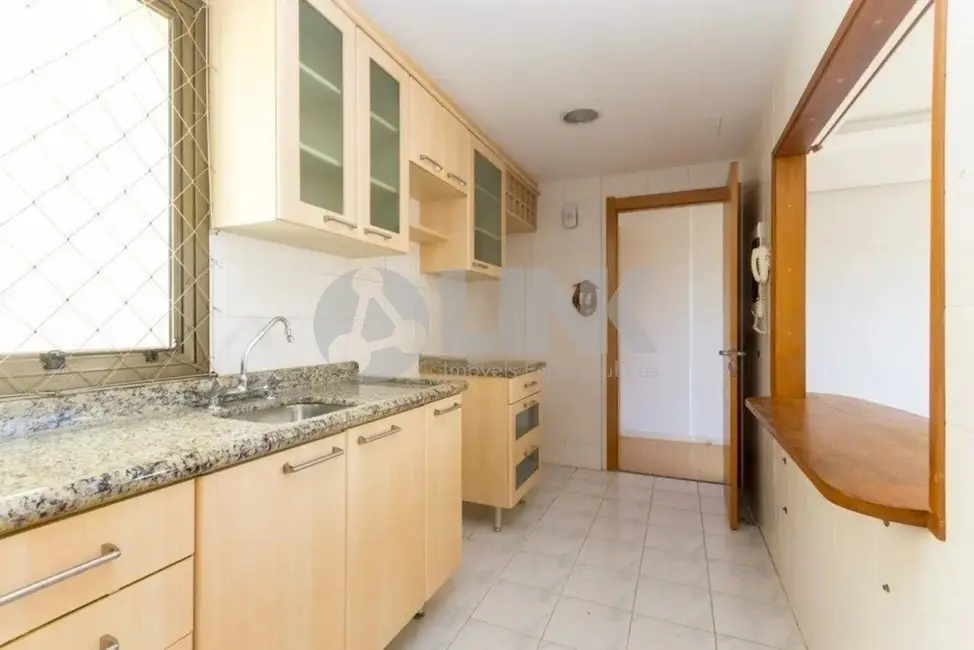 Apartamento com 3 quartos à venda, 88m2 em Passo da Areia, Porto Alegre - RS - imagem 7 Foto 7 de Apartamento com 3 quartos à venda, 88m2 em Passo da Areia, Porto Alegre - RS