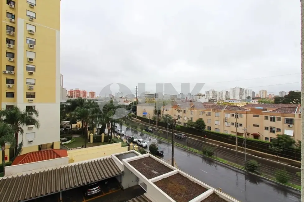 Apartamento com 2 quartos à venda, 82m2 em Passo da Areia, Porto Alegre - RS - imagem 7 Foto 7 de Apartamento com 2 quartos à venda, 82m2 em Passo da Areia, Porto Alegre - RS