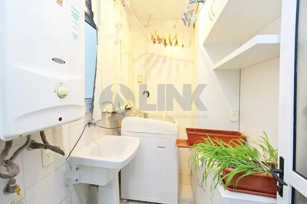 Apartamento com 3 quartos à venda, 82m2 em Passo da Areia, Porto Alegre - RS - imagem 9 Foto 9 de Apartamento com 3 quartos à venda, 82m2 em Passo da Areia, Porto Alegre - RS
