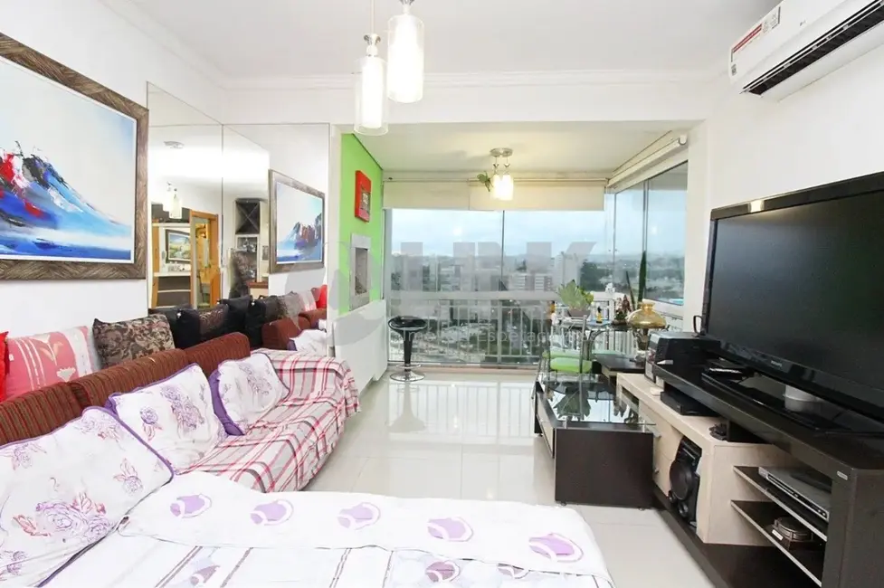 Foto 2 de Apartamento com 3 quartos à venda, 82m2 em Passo da Areia, Porto Alegre - RS