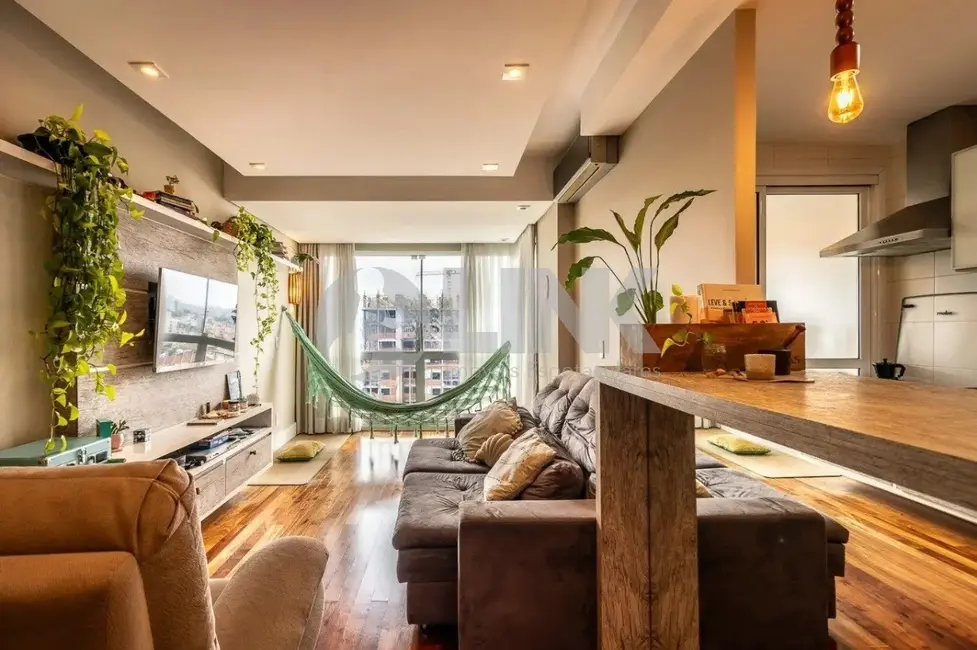 Foto 1 de Apartamento com 2 quartos à venda, 70m2 em Passo da Areia, Porto Alegre - RS