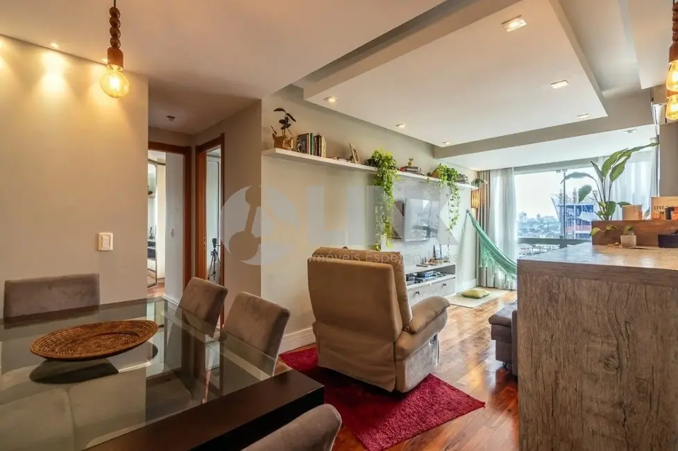 Foto 3 de Apartamento com 2 quartos à venda, 70m2 em Passo da Areia, Porto Alegre - RS