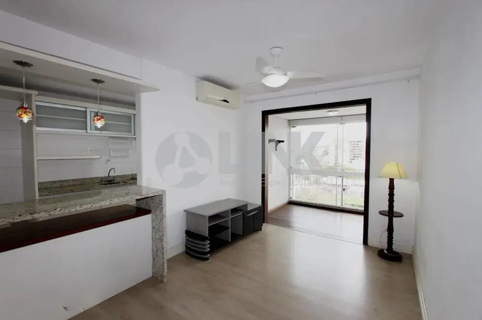 Foto 3 de Apartamento com 2 quartos à venda, 70m2 em Passo da Areia, Porto Alegre - RS