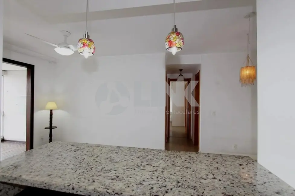 Foto 9 de Apartamento com 2 quartos à venda, 70m2 em Passo da Areia, Porto Alegre - RS