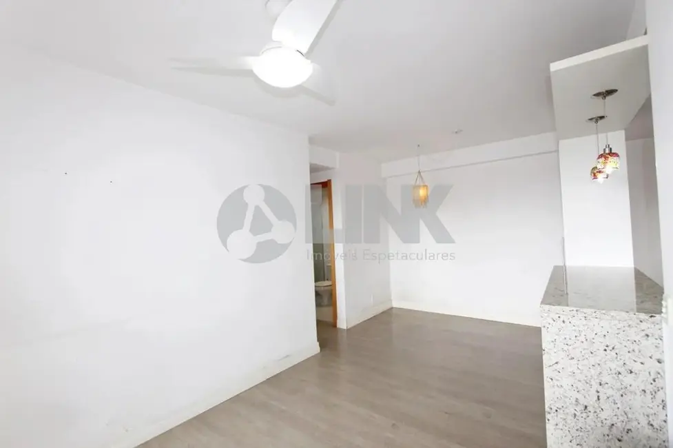 Foto 5 de Apartamento com 2 quartos à venda, 70m2 em Passo da Areia, Porto Alegre - RS