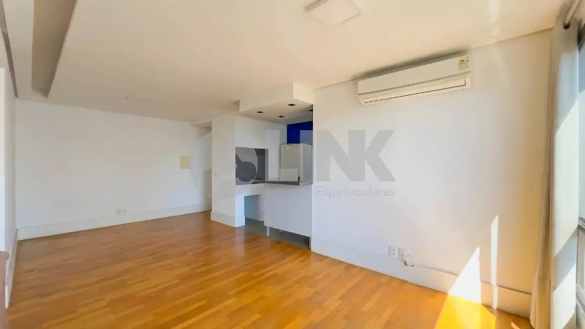 Foto 9 de Apartamento com 3 quartos à venda, 79m2 em Passo da Areia, Porto Alegre - RS