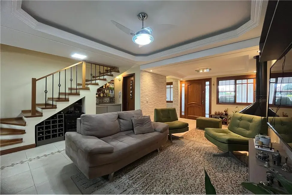 Foto 1 de Casa com 3 quartos à venda, 200m2 em Porto Alegre - RS