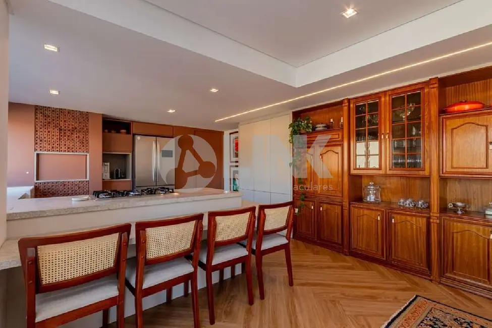 Apartamento com 3 quartos à venda, 120m2 em Menino Deus, Porto Alegre - RS - imagem 7 Foto 7 de Apartamento com 3 quartos à venda, 120m2 em Menino Deus, Porto Alegre - RS
