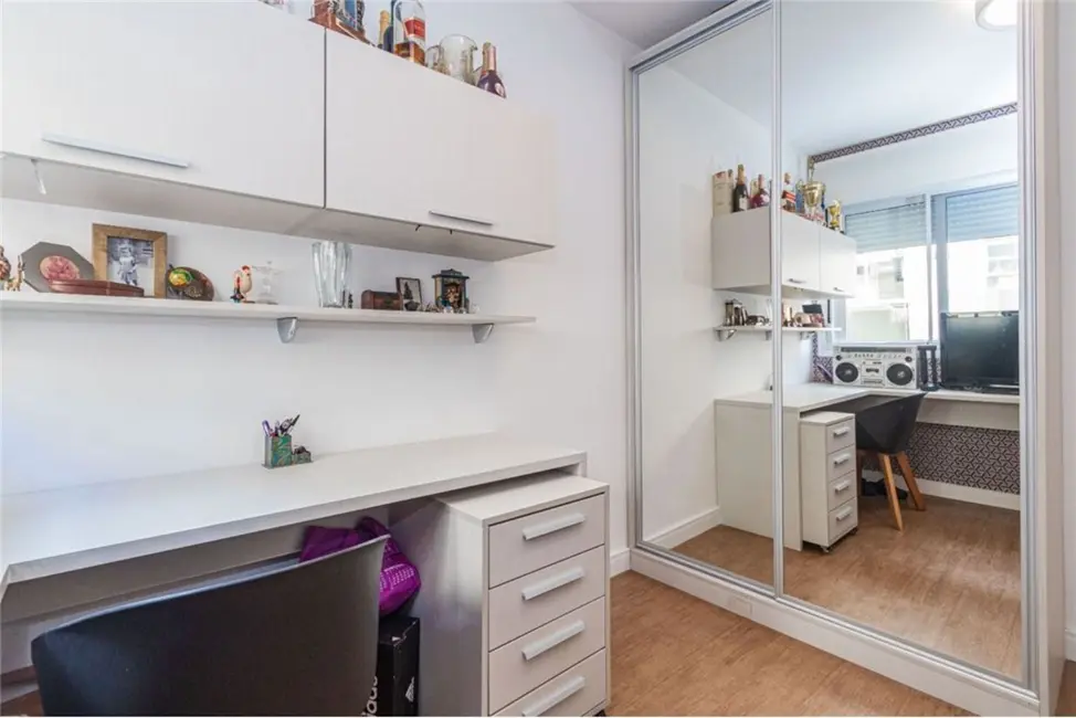 Foto 9 de Apartamento com 2 quartos à venda, 66m2 em Auxiliadora, Porto Alegre - RS