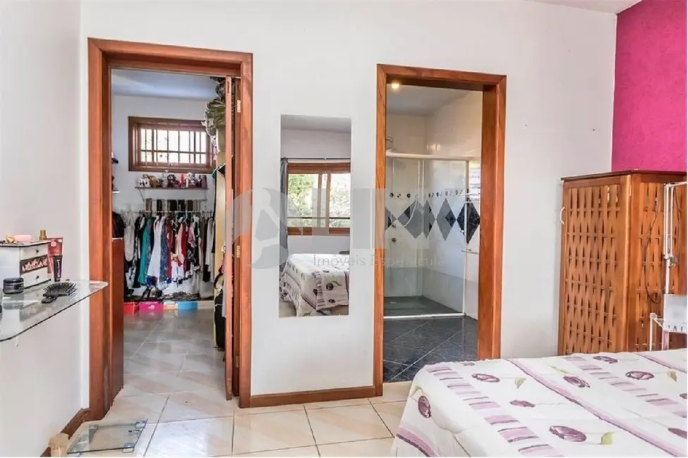 Casa com 3 quartos à venda, 250m2 em Partenon, Porto Alegre - RS - imagem 9 Foto 9 de Casa com 3 quartos à venda, 250m2 em Partenon, Porto Alegre - RS