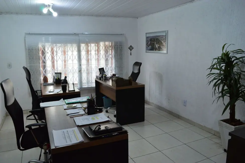 Casa com 3 quartos à venda em Azenha, Porto Alegre - RS - imagem 3 Foto 3 de Casa com 3 quartos à venda em Azenha, Porto Alegre - RS