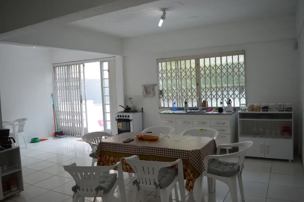 Casa com 3 quartos à venda em Azenha, Porto Alegre - RS - imagem 7 Foto 7 de Casa com 3 quartos à venda em Azenha, Porto Alegre - RS