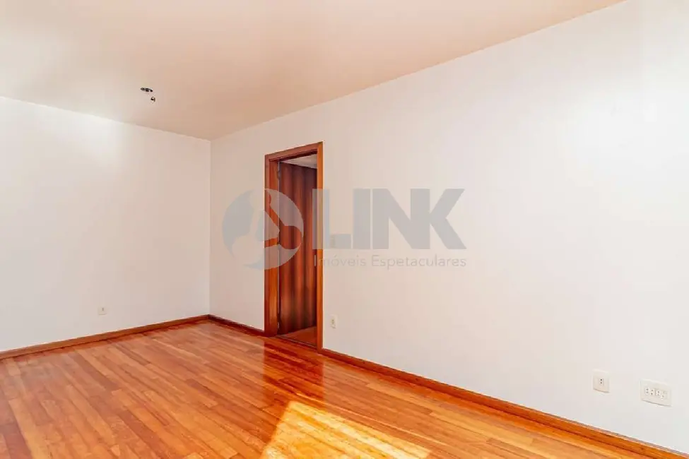 Apartamento com 2 quartos à venda, 67m2 em Petrópolis, Porto Alegre - RS - imagem 5 Foto 5 de Apartamento com 2 quartos à venda, 67m2 em Petrópolis, Porto Alegre - RS