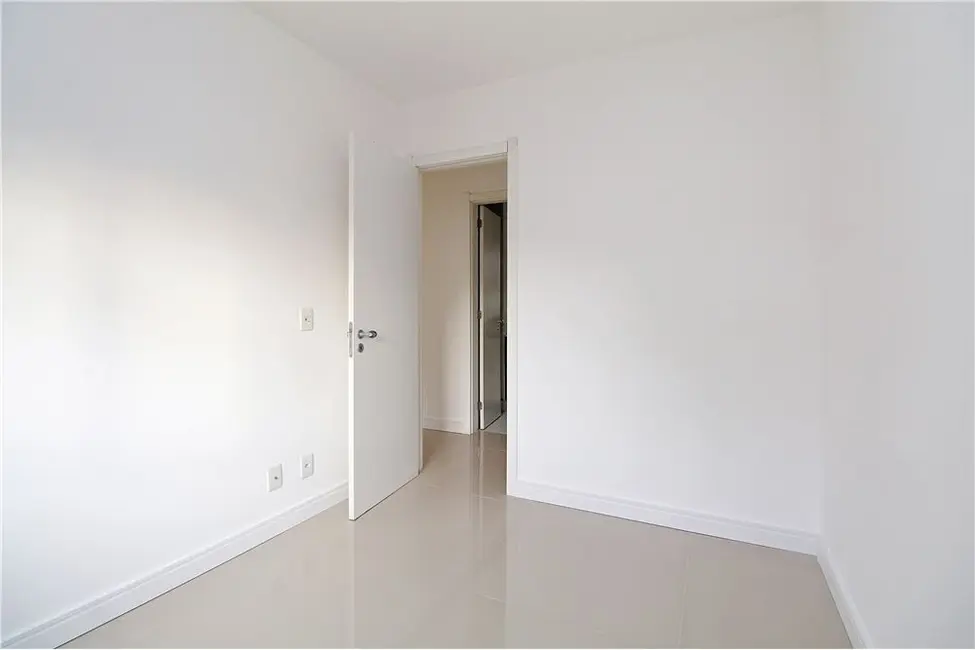 Foto 2 de Apartamento com 3 quartos à venda, 101m2 em Jardim Sabará, Porto Alegre - RS