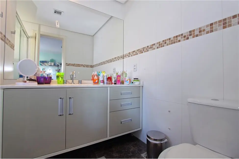 Casa com 4 quartos à venda, 447m2 em Jardim Carvalho, Porto Alegre - RS - imagem 9 Foto 9 de Casa com 4 quartos à venda, 447m2 em Jardim Carvalho, Porto Alegre - RS