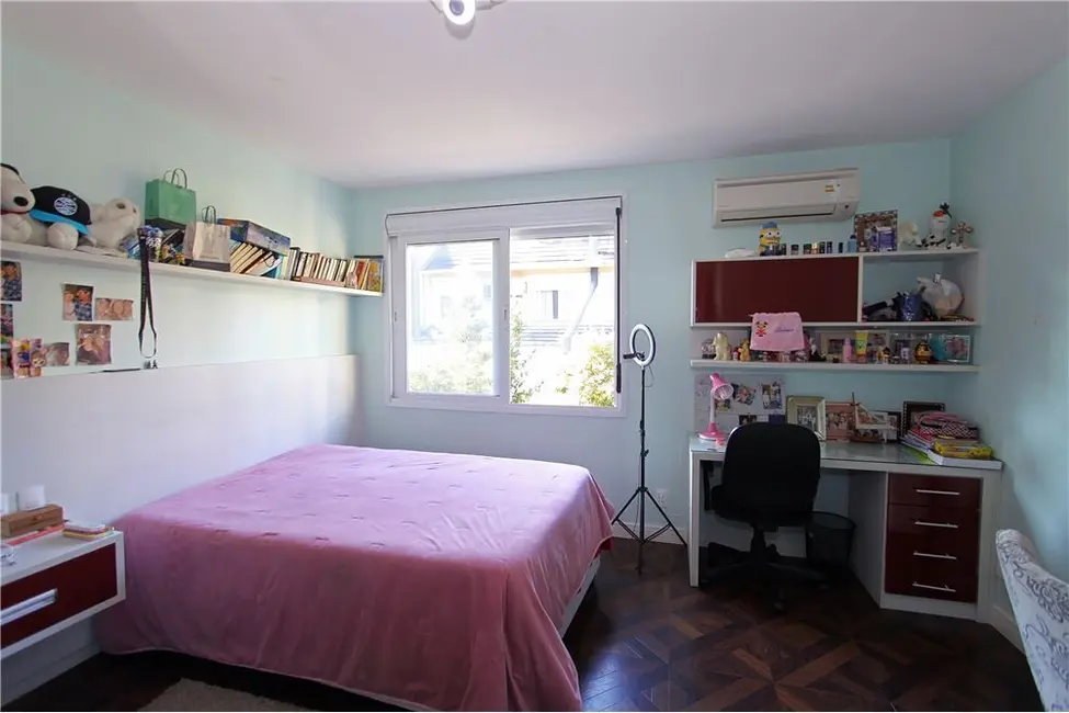 Casa com 4 quartos à venda, 447m2 em Jardim Carvalho, Porto Alegre - RS - imagem 6 Foto 6 de Casa com 4 quartos à venda, 447m2 em Jardim Carvalho, Porto Alegre - RS