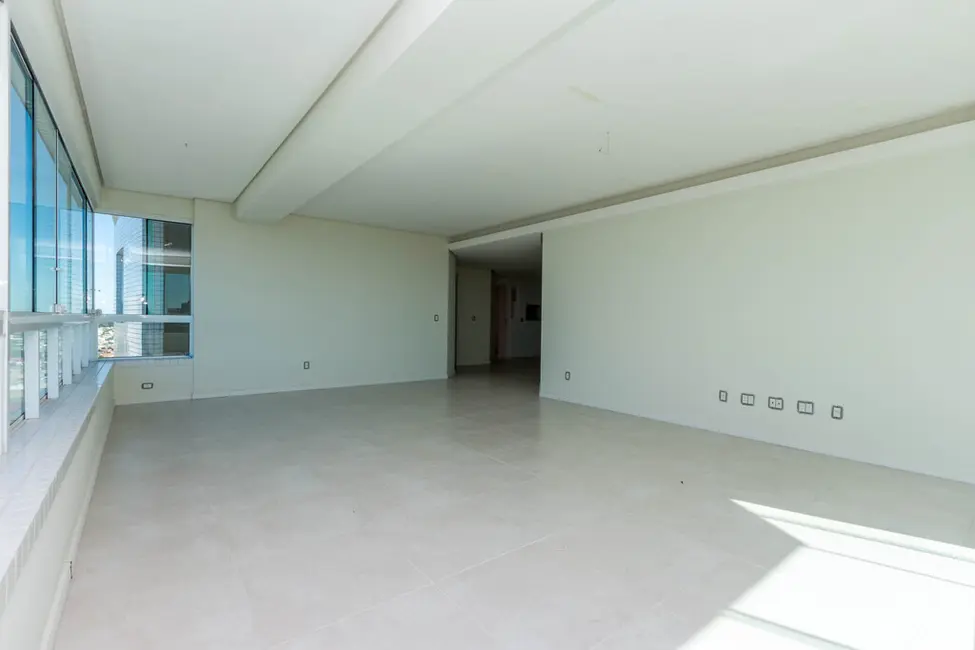 Apartamento com 3 quartos à venda, 136m2 em Centro, Tramandai - RS - imagem 8 Foto 8 de Apartamento com 3 quartos à venda, 136m2 em Centro, Tramandai - RS