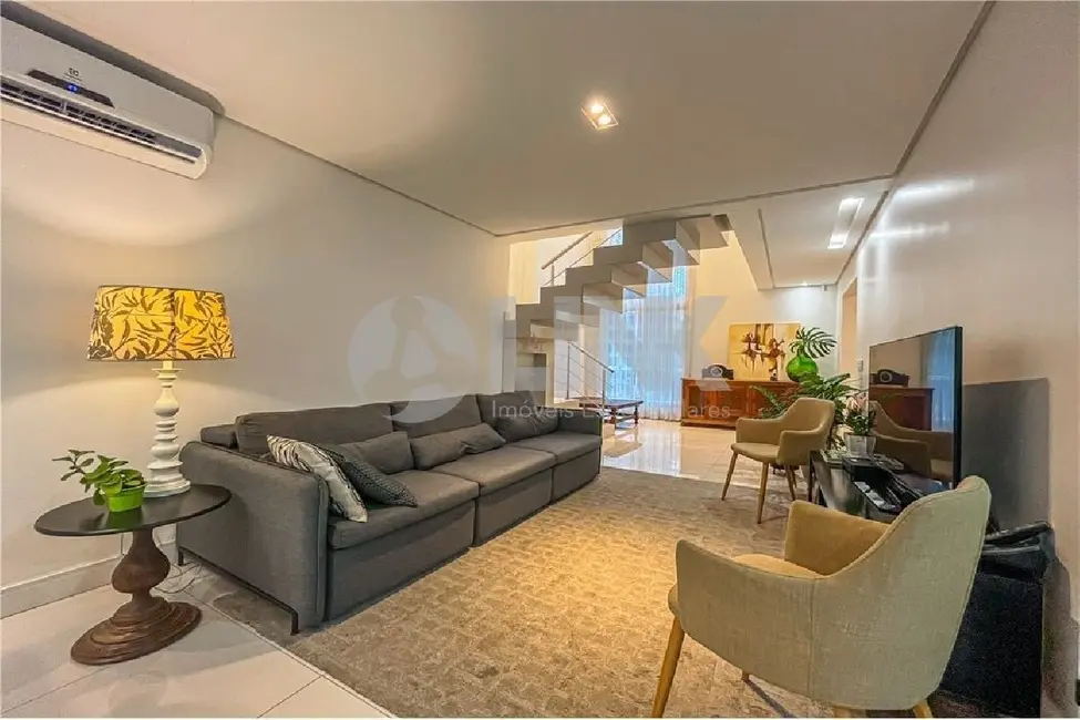 Foto 7 de Casa com 4 quartos à venda, 300m2 em Chácara das Pedras, Porto Alegre - RS